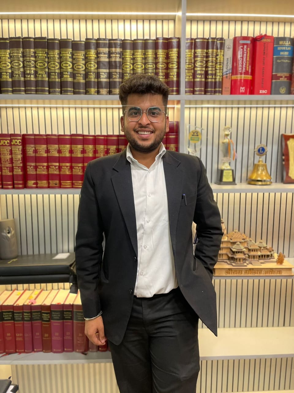 Adv. Vaibhav Nijhawan - Matrimonial Advocate Faridabad